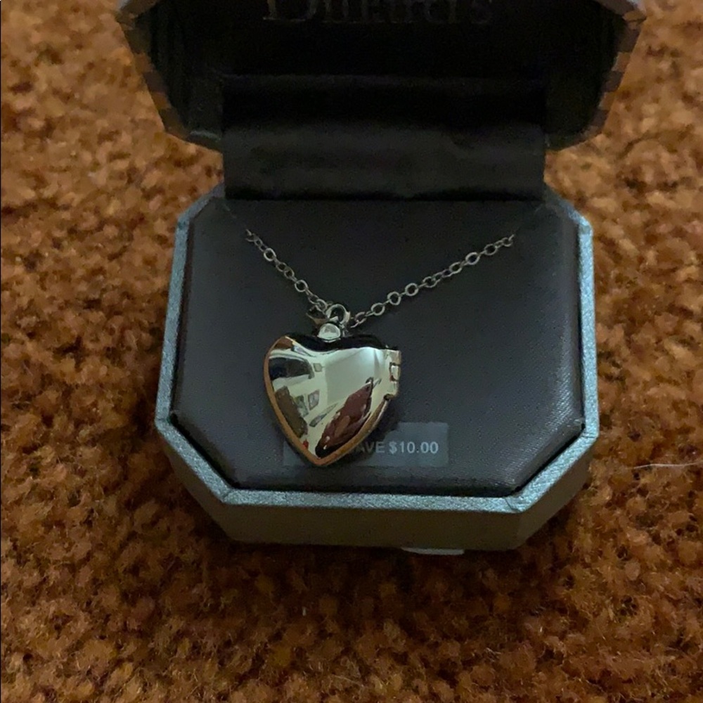 🆕 Dillard’s Heart Locket Necklace - Picture 5 of 6